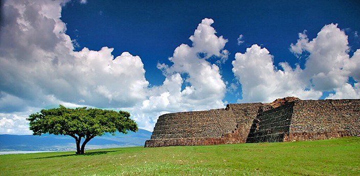 Las Yácatas de Tzintzuntzan, Tzintzuntzan
