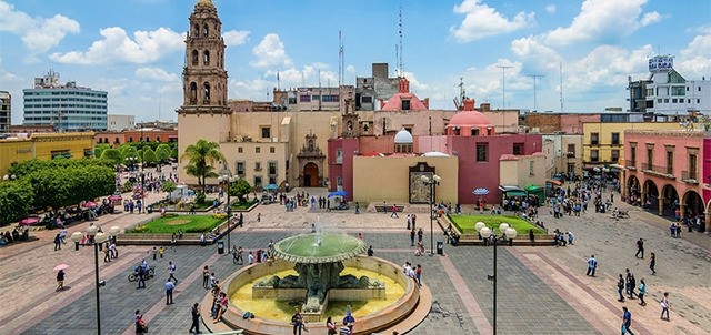 Plaza de los Fundadores , León