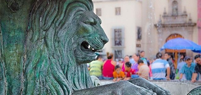 Plaza de los Fundadores , León