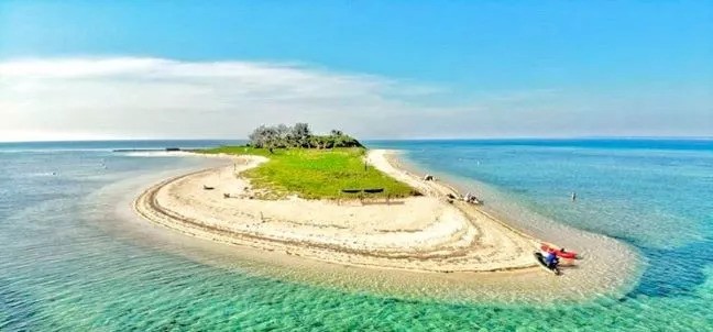 Isla de Enmedio, Alvarado