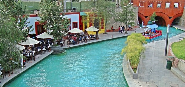 Paseo Santa Lucía, Monterrey