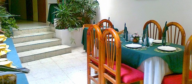 Bompet, Santa Cruz