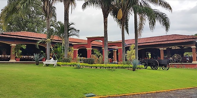 Hacienda Los Arcos, Ziracuaretiro