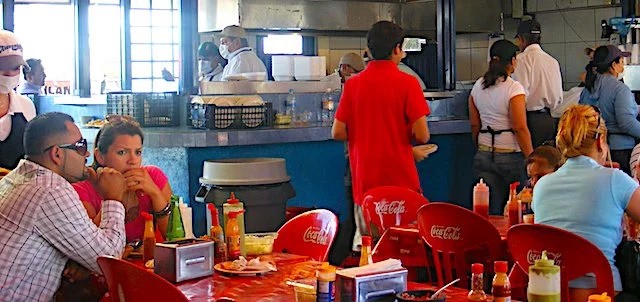 Mariscos El Mazateño, Tijuana