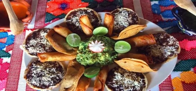 Tres Marías, Pie de la Cuesta