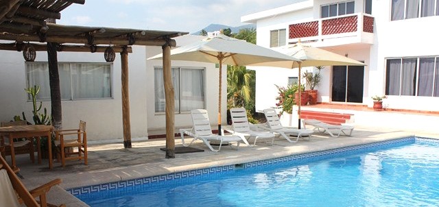 Alcaraz, Manzanillo
