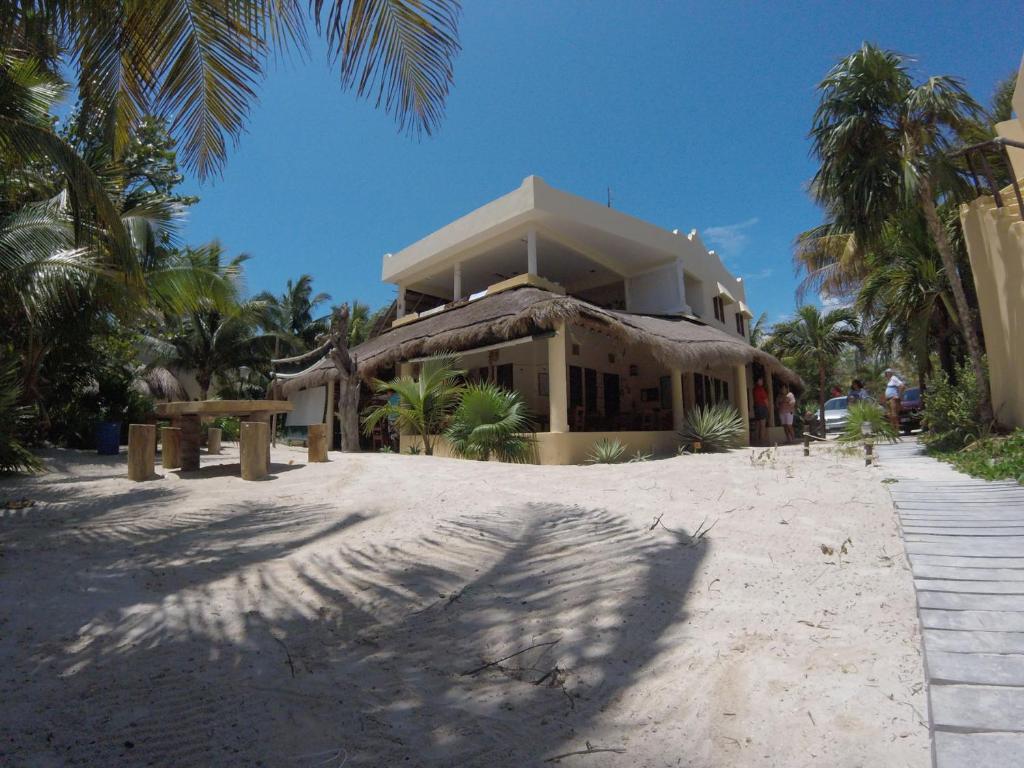 Maya Luna, Mahahual