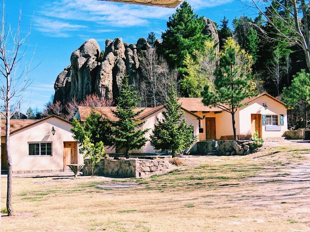 Cabañas Montebello Inn