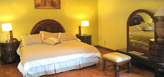 Casa Tío Camilo, Bernal