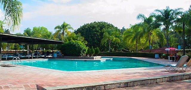 Agua Caliente, Villa Corona
