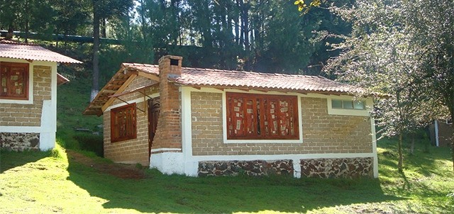 Cabañas y Balneario Puentecillas, Los Azufres
