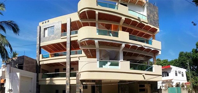 Tropical Suites, Los Ayala