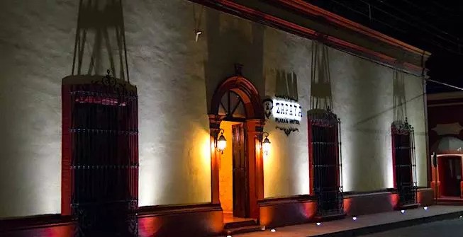 Zapata Plaza y Hotel, Linares