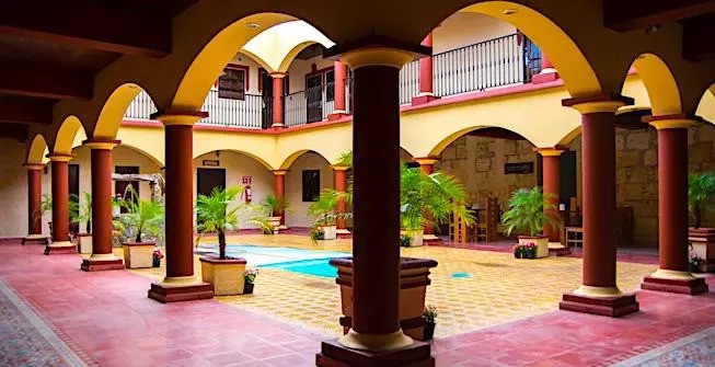 Zapata Plaza y Hotel, Linares