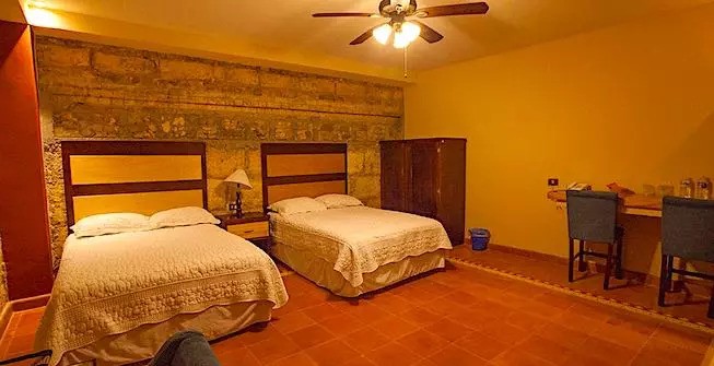 Zapata Plaza y Hotel, Linares