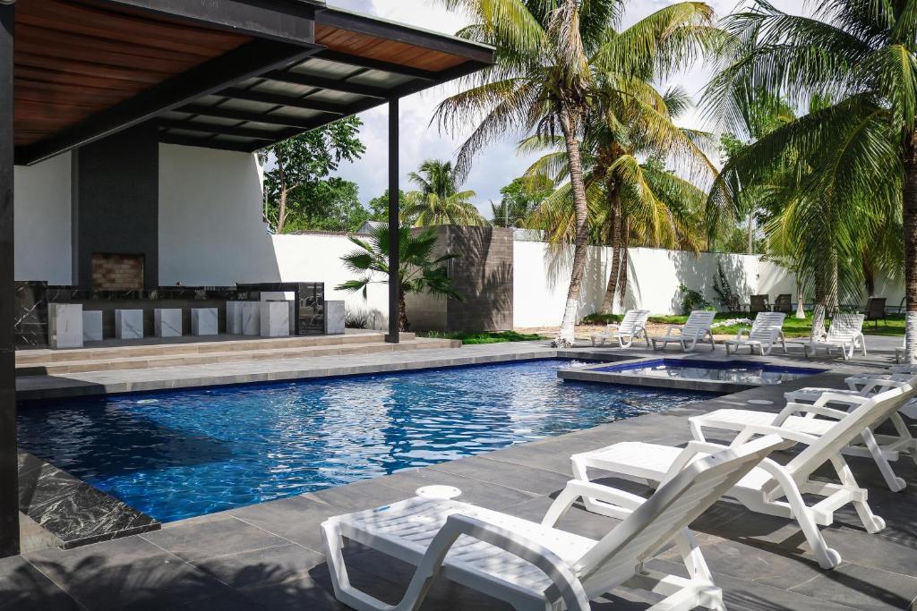 Dubai inn & Suites, Candelaria