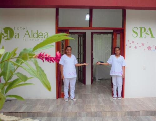 La Aldea del Halach Huinic, Palenque