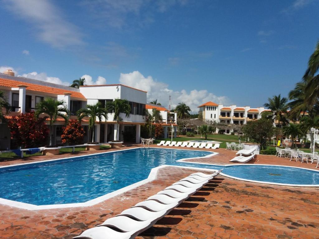 Torre Molino, Costa Esmeralda