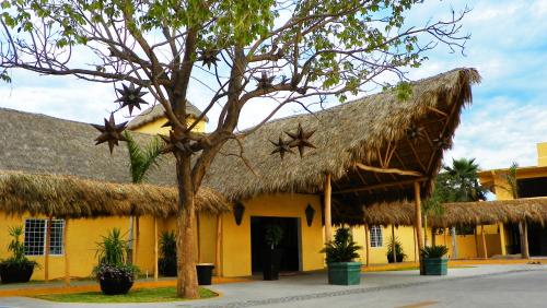 Zar Manzanillo, Manzanillo