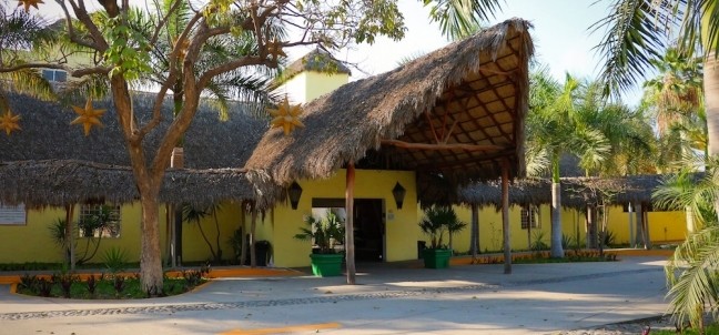Zar Manzanillo, Manzanillo