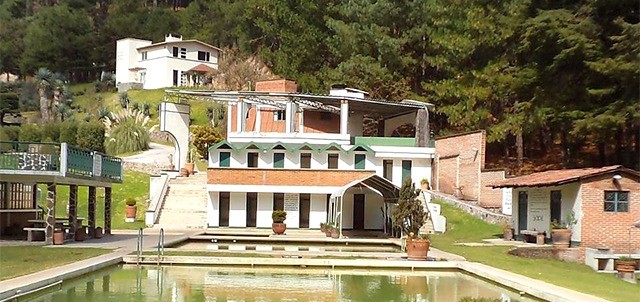 Cabañas Y Balneario Eréndira, Los Azufres